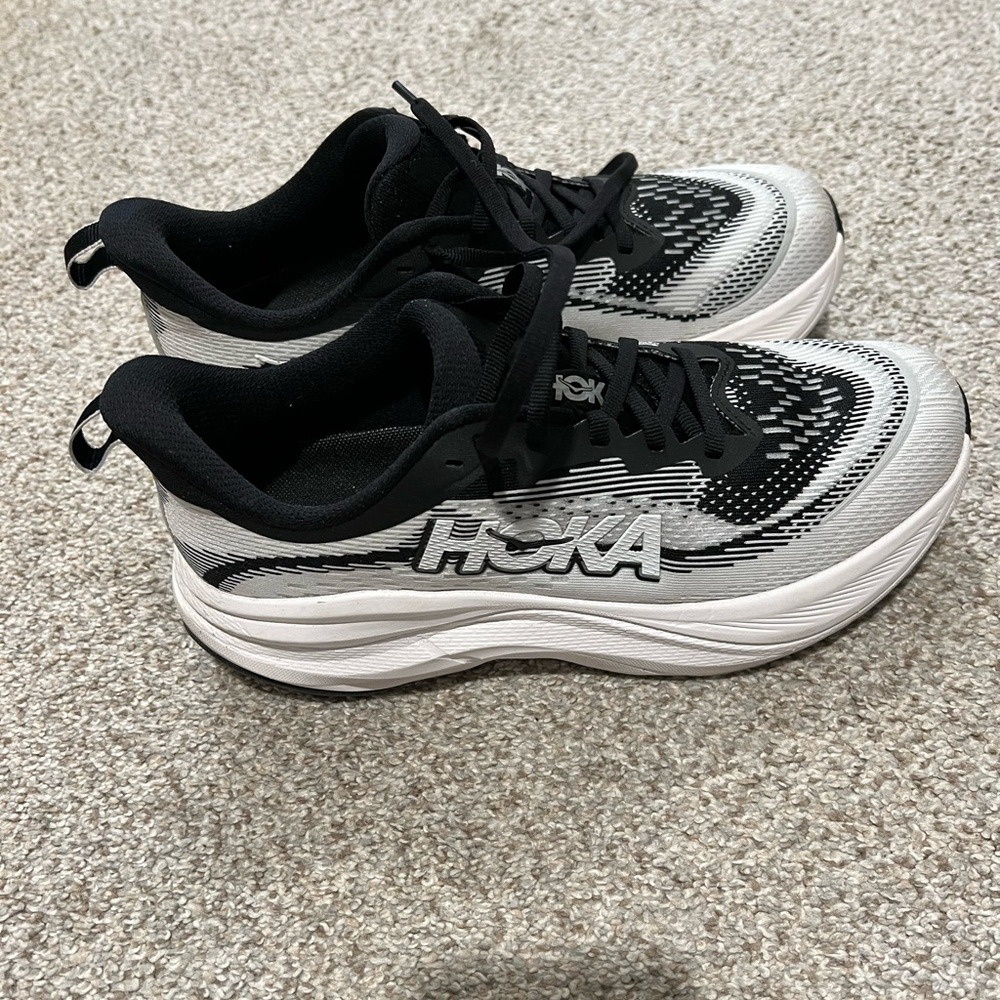 Hoka Skyflow